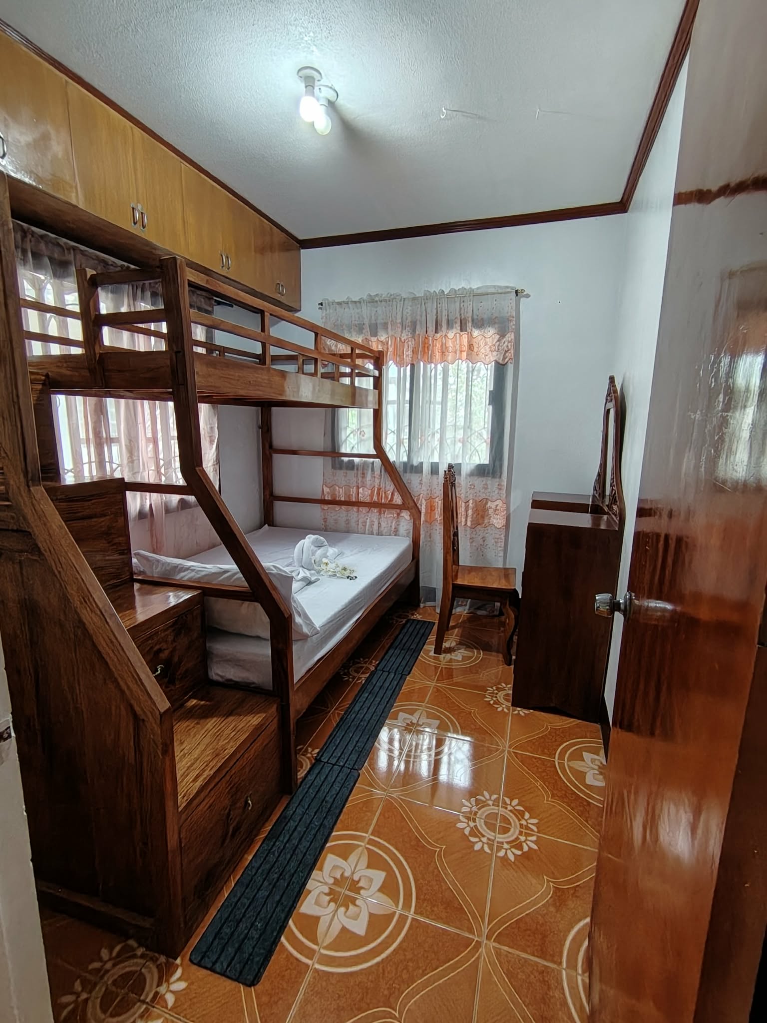 Share Room · Room Exodus